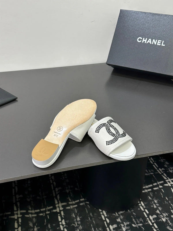 CC 2026 Chaussons Toile Blanche Peau de Mouton 668148