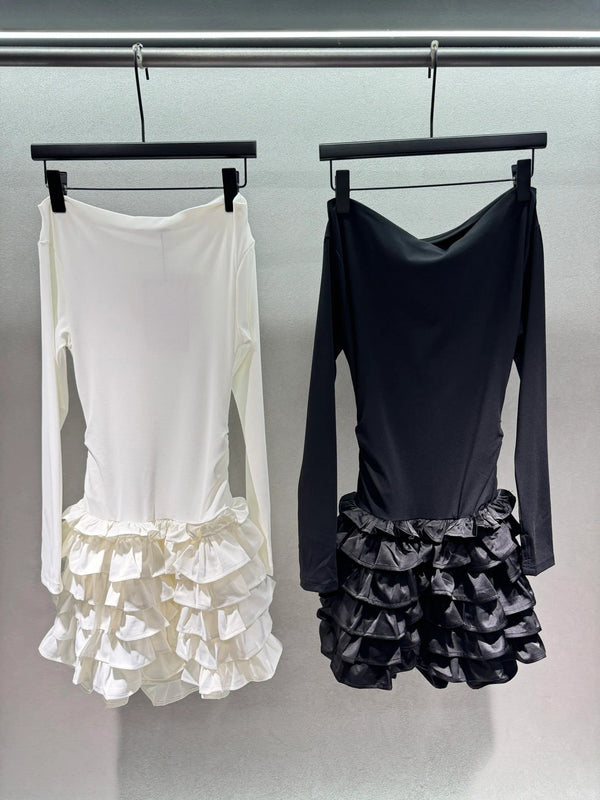 Miumiu 2026 Robe étagée noire et blanche en coton à épaules dénudées