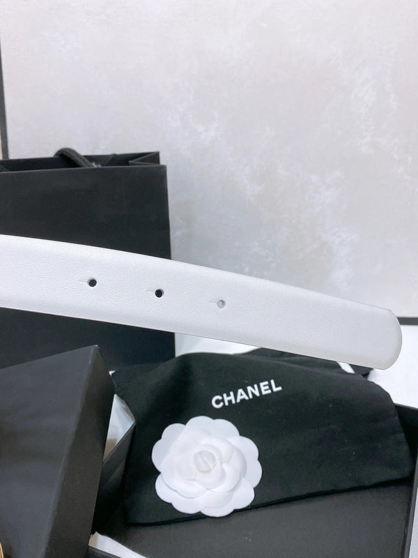 CC 30MM BELT IN WHITE SMOOTH CALFSKIN WHITE MIX BLACK METAL HARDWARE