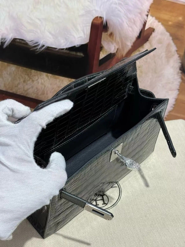 HM KELLY MINI 22 IN BLACK AMERICAN ALLIGATOR SILVER BUCKLE