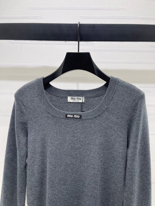 MIUMIU KNITTED SWEATER STYLE 461