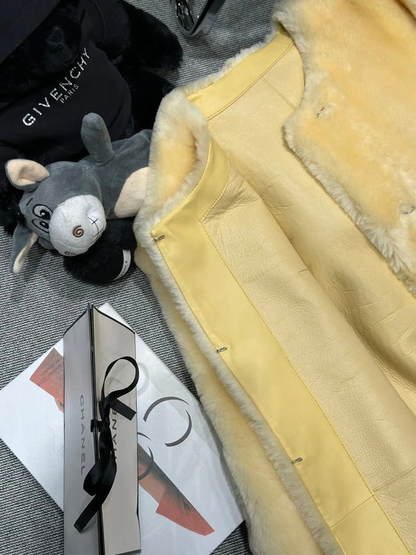 MANTEAU EN FOURRURE D'AGNEAU CHANEL 25S 504