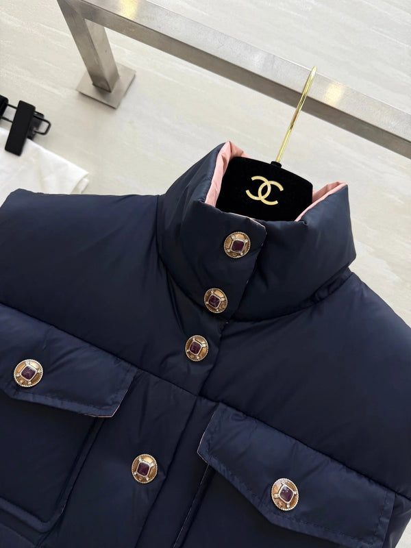 CHANEL VESTE SANS MANCHES 25S 482