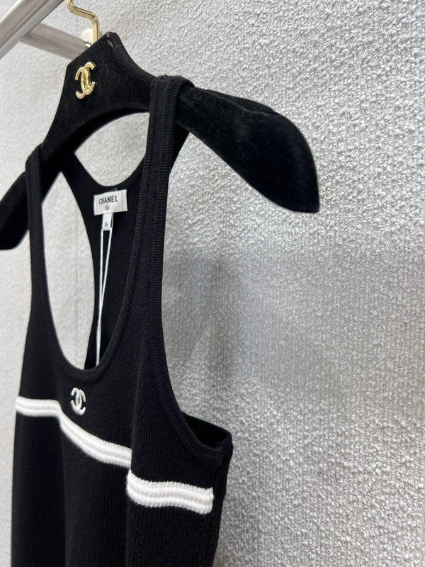HAUT SANS MANCHES CHANEL STYLE 66