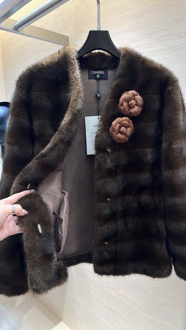 MANTEAU EN VISON CHANEL 25S 496