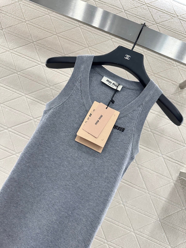 MIUMIU SLEEVELESS KNITTED SWEATER STYLE 114
