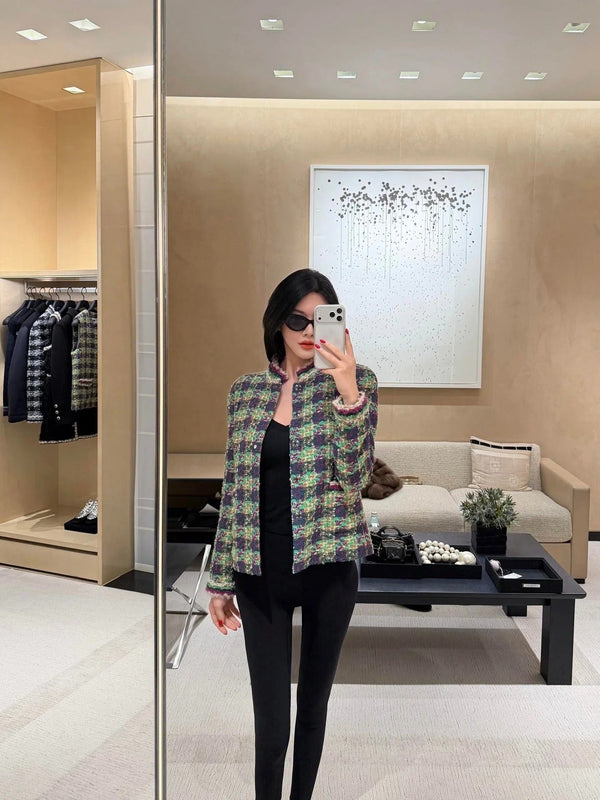 CHANEL VESTE COURTE EN TWEED 25S 499