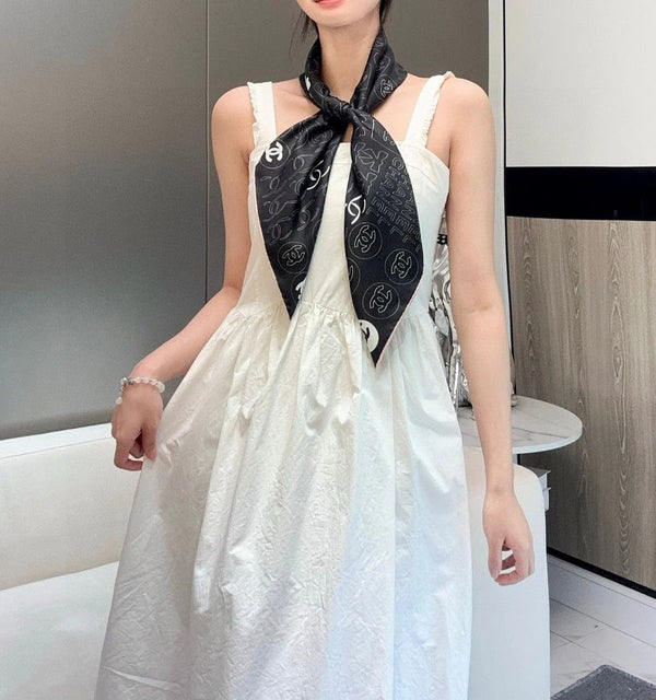 CHANEL 25S SCARF 90 IN SILK 724783