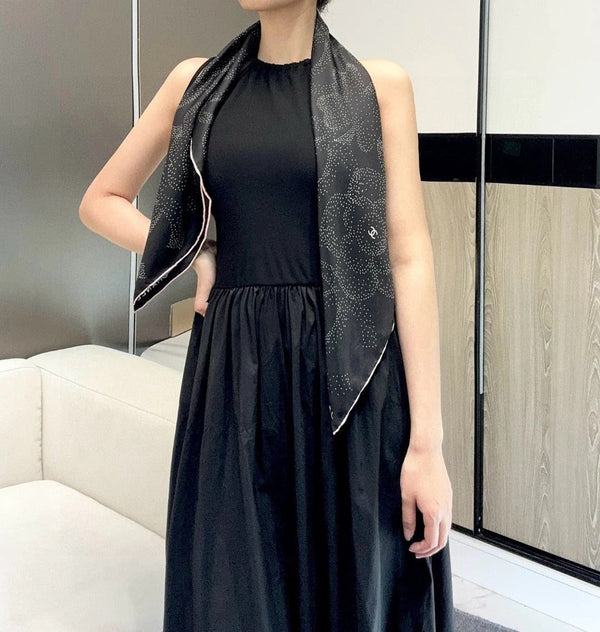 CHANEL 25S SCARF 90 IN SILK 730643