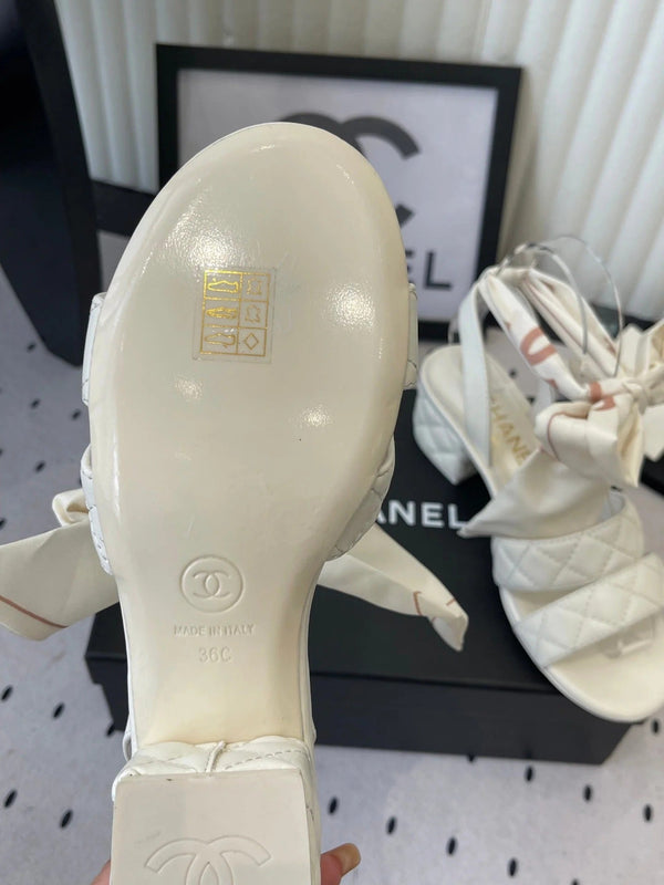 CC 26s Sandals 55 White Sheepskin 650079