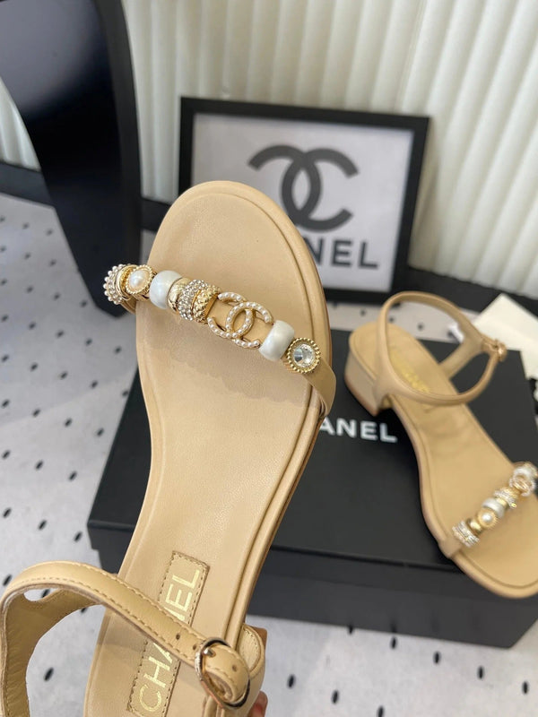 CC 26s Sandals 35 Beige Sheepskin Pearls 650099