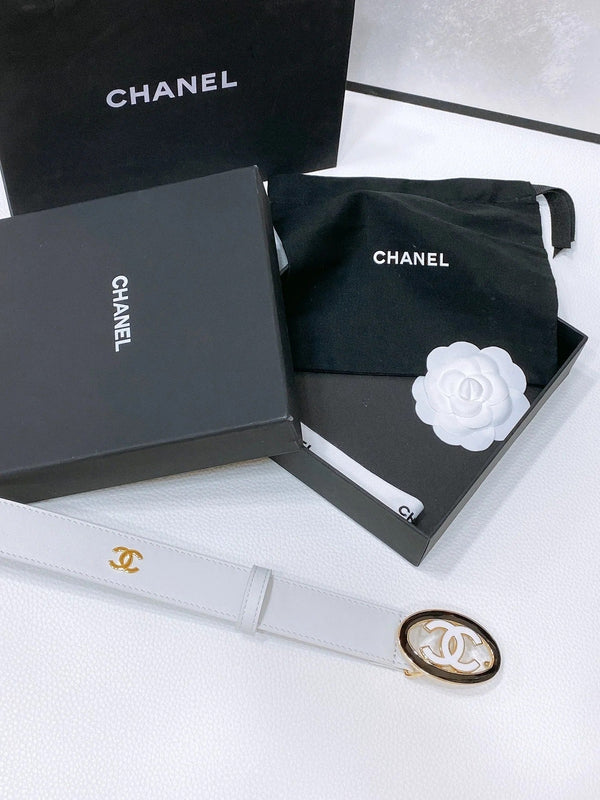 CC 30MM BELT IN WHITE SMOOTH CALFSKIN WHITE MIX BLACK METAL LOGO GOLD HARDWARE