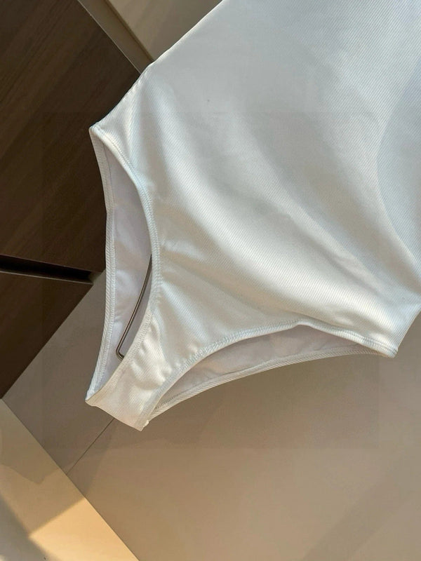 CC BIKINI SWIMSUIT SET IN WHITE AND BLACK TRIM 624530