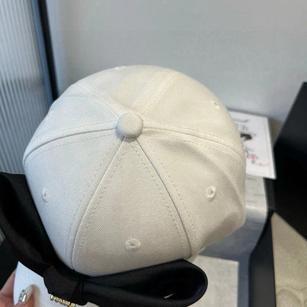 MM BASEBALL CAP IN WHITE FABRIC WITH LARGE BLACK BOW