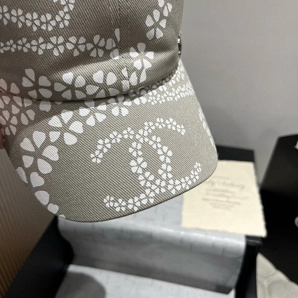 BASEBALL HAT LIGHT TAUPE WHITE PATTERN 674030