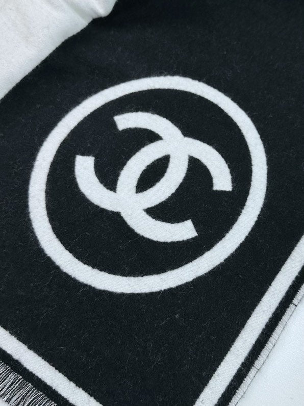 CHANEL 25S SCARF 195 IN CASHMERE WOOL 709604