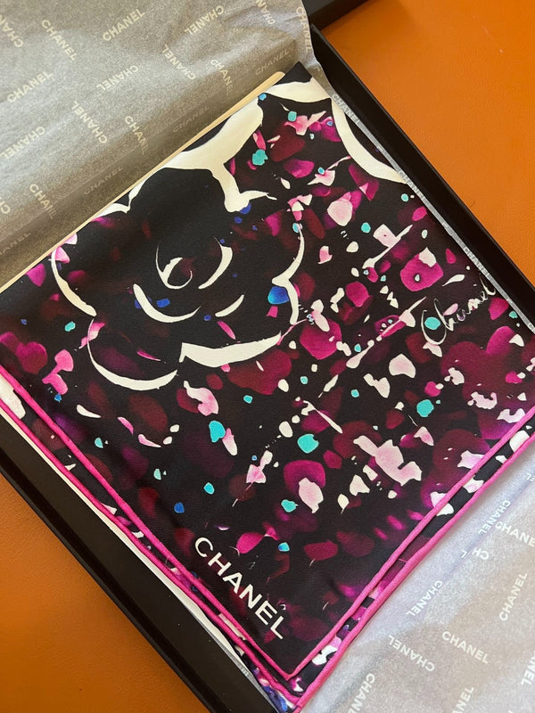 CHANEL 25S SCARF 90 IN SILK TWILL 700817