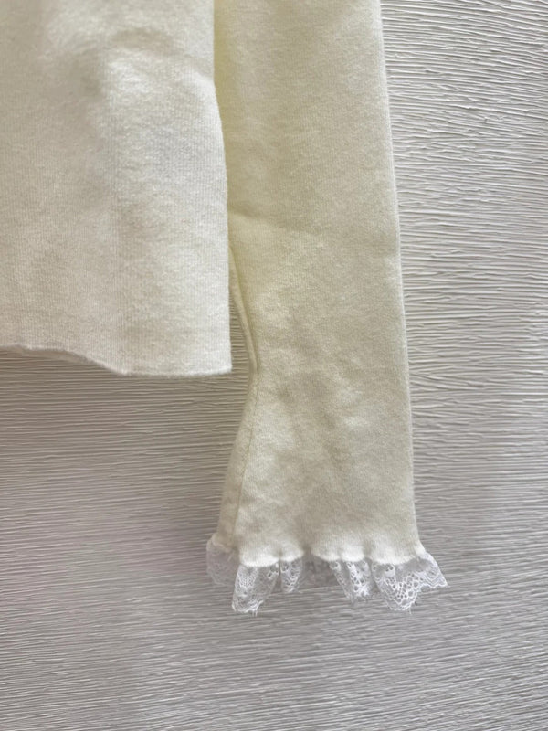 CC 26 Haut à manches longues avec décolleté et poignets en dentelle Laine 652456