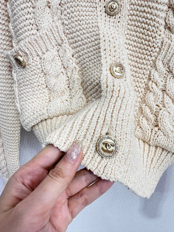 CARDIGAN EN TRICOT CHANEL 25S 580