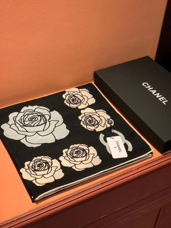 CHANEL 25S SCARF 140 CM IN CASHMERE AND SILK 943336