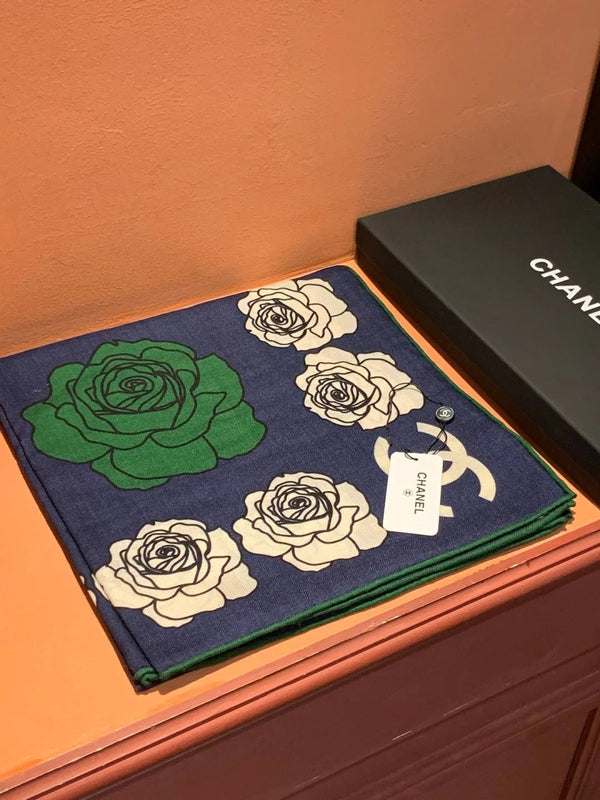 ÉCHARPE CHANEL 25S 140 CM EN CACHEMIRE ET SOIE 943338
