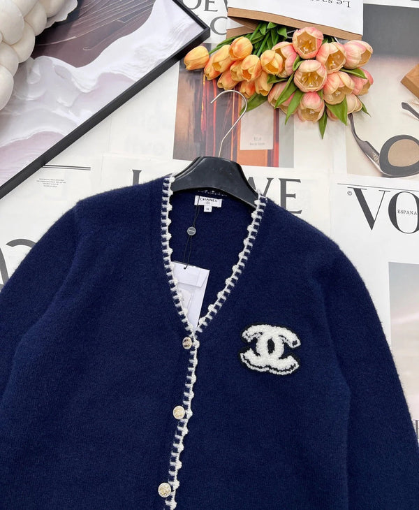 Cardigan en maille col V bleu marine laine cachemire CC 26 785160