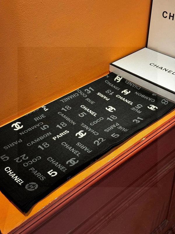 CHANEL 25S SCARF 140 IN CASHMERE SILK 733897