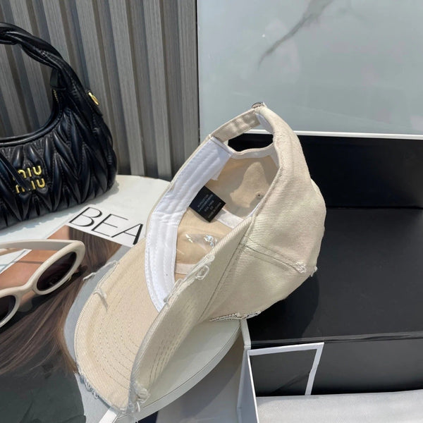 BASEBALL HAT IN SMOOTH BEIGE JEAN 672994