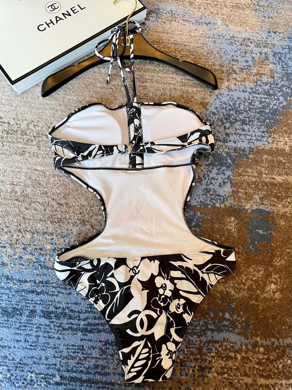CC BIKINI SWIMSUIT SET IN BLACK AND WHITE FLORAL PRINTED 622171