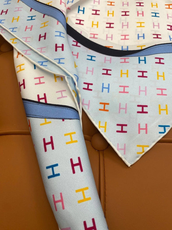 HERMES 25S SCARF 90 IN SILK 703681
