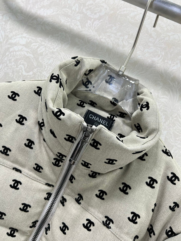 CHANEL BLOUSON EN DUVET 25S 311