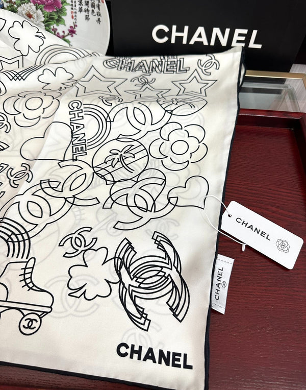 CHANEL 25S SCARF 90 IN SILK 738437