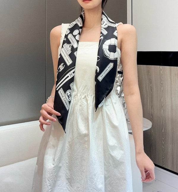 CHANEL 25S SCARF 90 IN SILK 729053