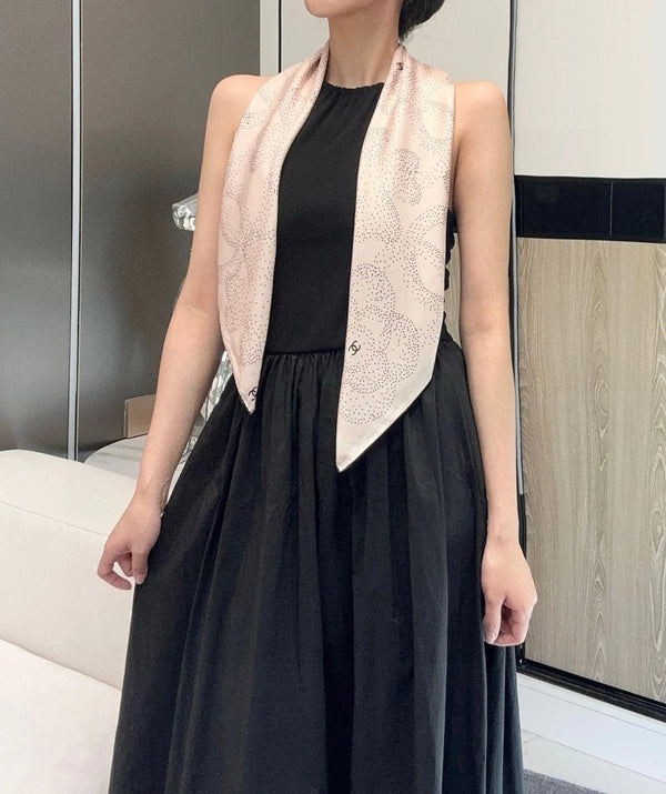 CHANEL 25S SCARF 90 IN SILK 730644