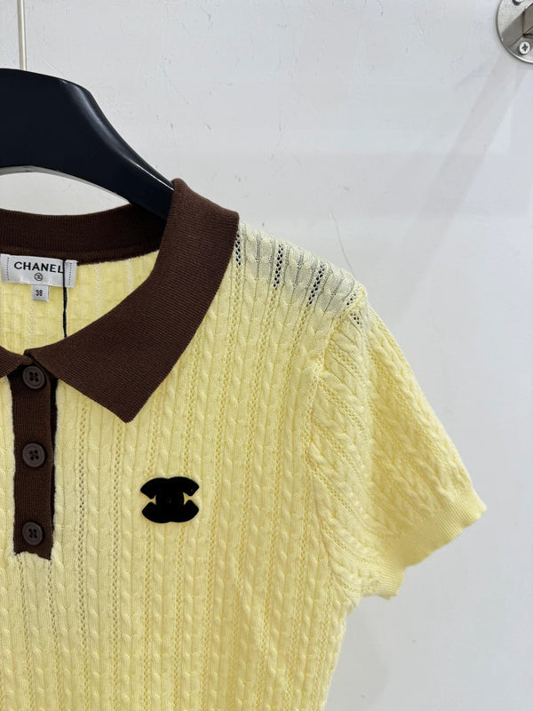 Chanel 2026 Haut à manches courtes et col polo en laine et polyester jaune et violet