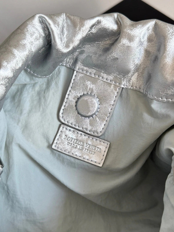 Bottega Veneta 2026 Dustbag 33cm Argent Intrecciato Lamina Cuir Satiné