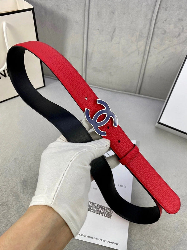 CC 30MM BELT IN CHERRY RED GRAINED CALFSKIN WITH NAVY BLUE METAL LOGO