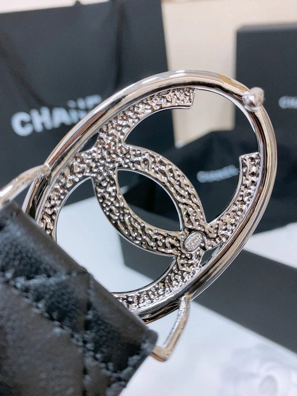 CINTURA DOUBLE C 38MM IN PELLE DI AGNELLO TRAPUNTATA NERA CON FIBBIA OVALE ARGENTO E LOGO CENTRALE