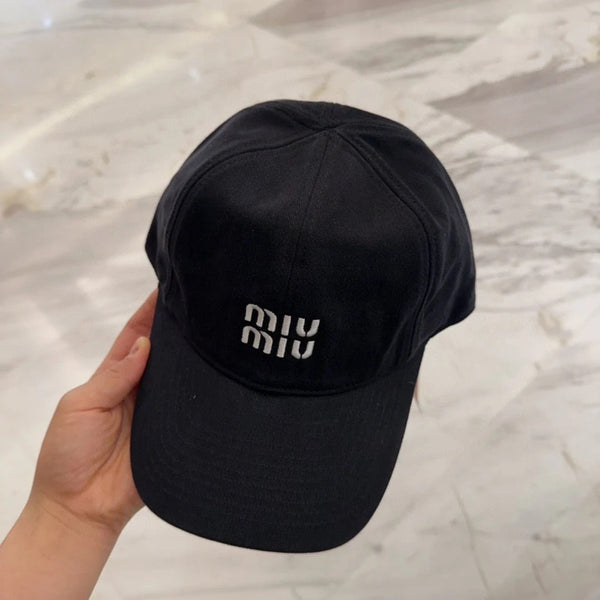 CAPPELLINO DA BASEBALL MM IN TESSUTO NERO CON LOGO RICAMATO STILE 5