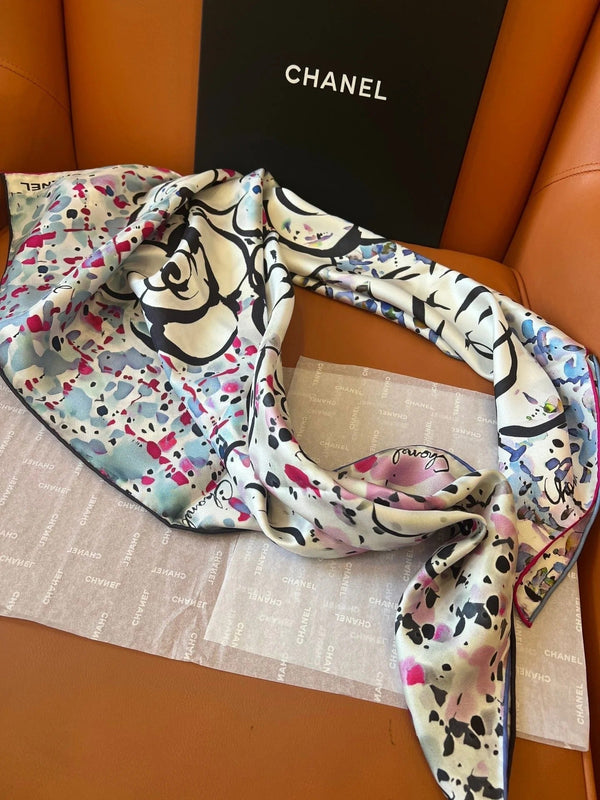 CHANEL 25S SCARF 90 IN SILK TWILL 700816