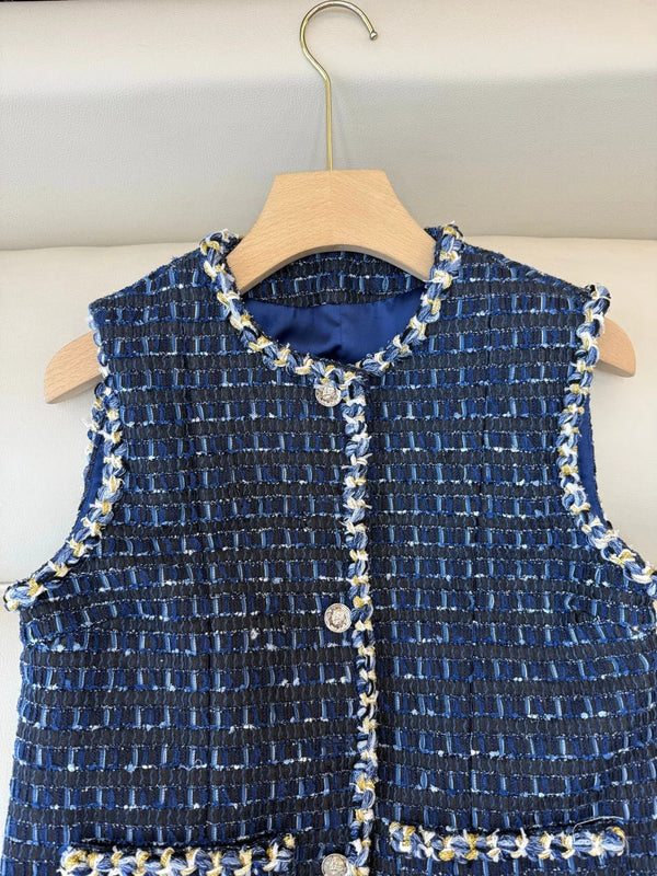 CHANEL Gilet sans manches en tweed 25S 491