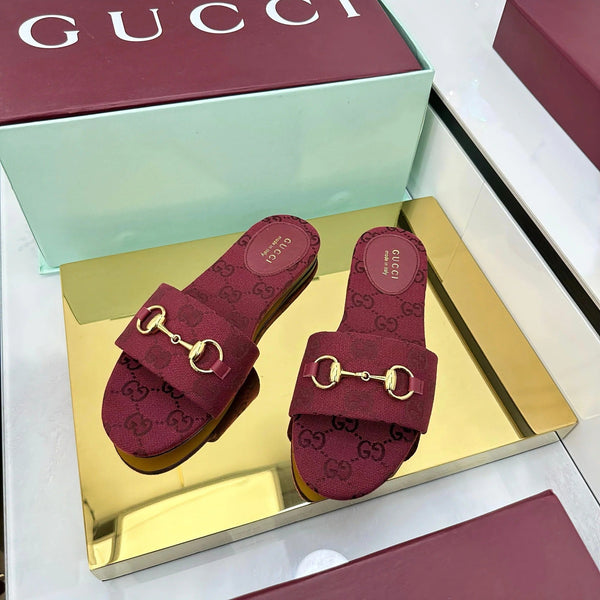 GG SLIDES IN RED WITH GOLD HARDWARE