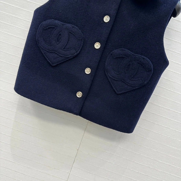 CHANEL 25S KNIT VEST WITH TWO HEART-SHAPED POCKETS 344