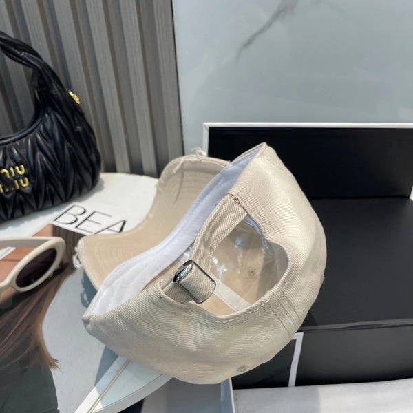 BASEBALL HAT IN SMOOTH BEIGE JEAN 672994