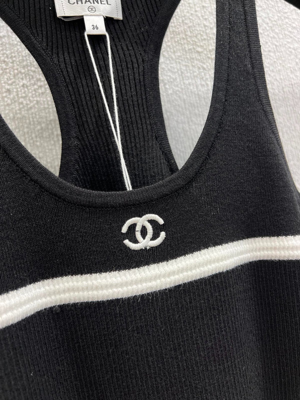 HAUT SANS MANCHES CHANEL STYLE 66
