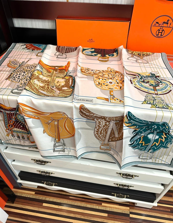 HERMES 25S SCARF 90 IN SILK 001