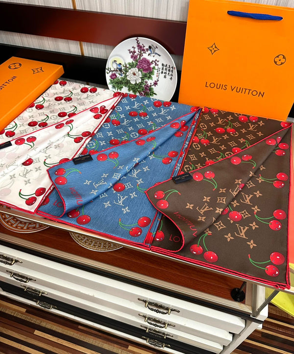 LV SCARF 90 CM IN SILK 04