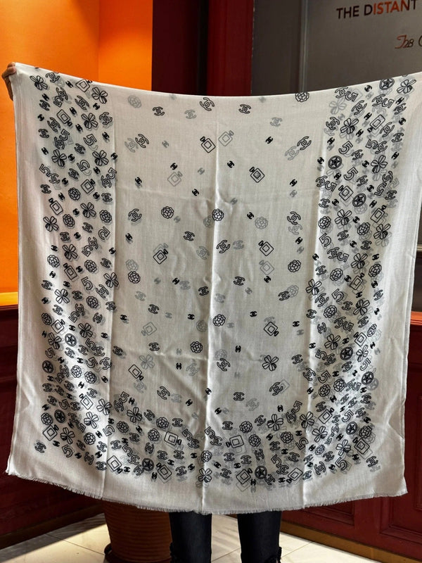 CHANEL 25S SCARF 200 IN CASHMERE 727296