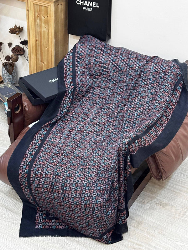 CHANEL 25S SCARF 200 IN CASHMERE 728979