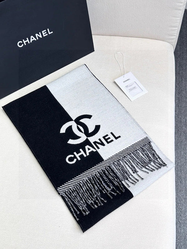 CHANEL 25S SCARF 184 IN MERINO WOOL 727324